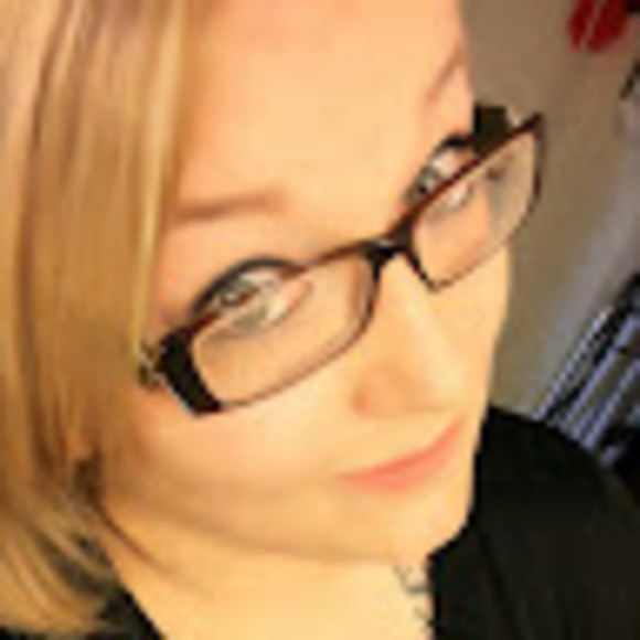 Meet your Posher, Lena - Picture 1 of 1